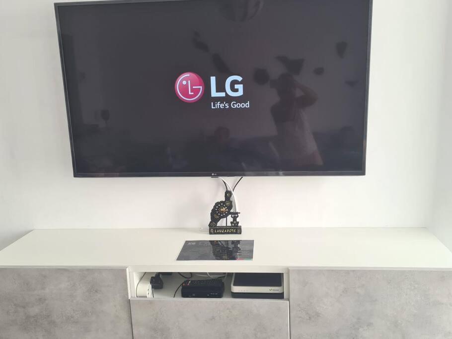 Tías Apartamento Laina מראה חיצוני תמונה